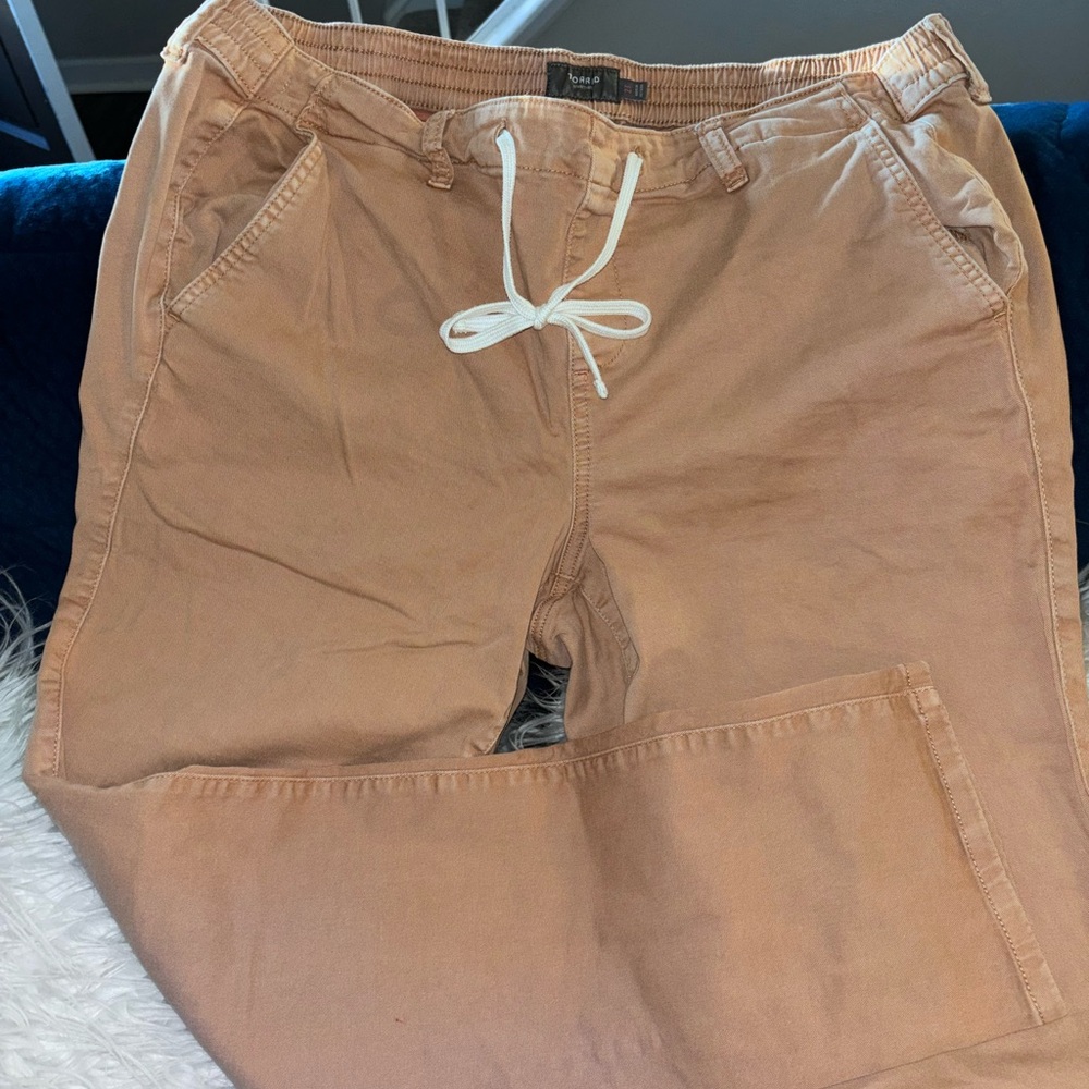 Torrid pull on pants with drawstring!